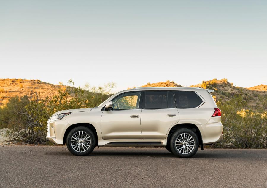  Lexus LX570 Two-Row (URJ200) 2017 года  (NA) (фото 17 из 23)